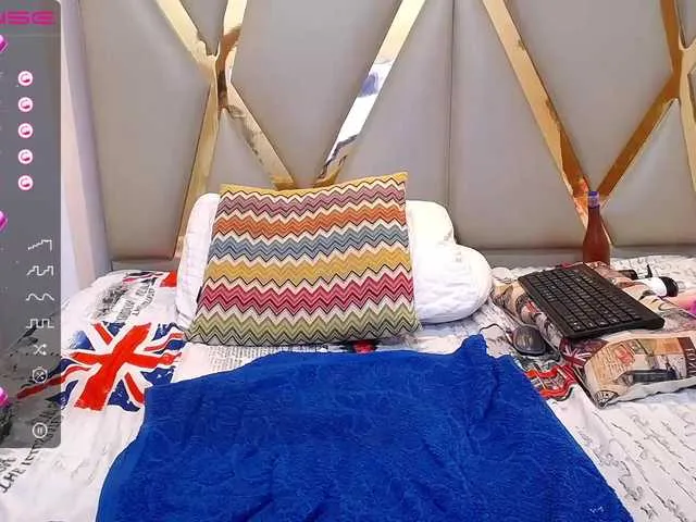 Live sex webcam photo for goodwhoree #275556361