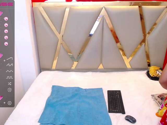 Live sex webcam photo for goodwhoree #275564458