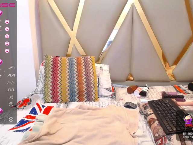 Live sex webcam photo for goodwhoree #275593953