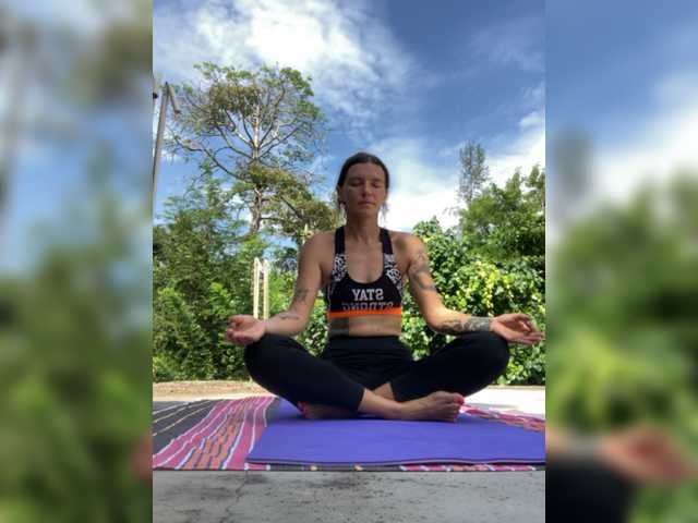 Live sex webcam photo for goooddayy #276967830