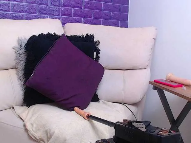 Live sex webcam photo for grecymendez1 #273694318