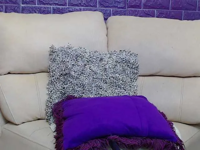 Live sex webcam photo for grecymendez1 #273738472