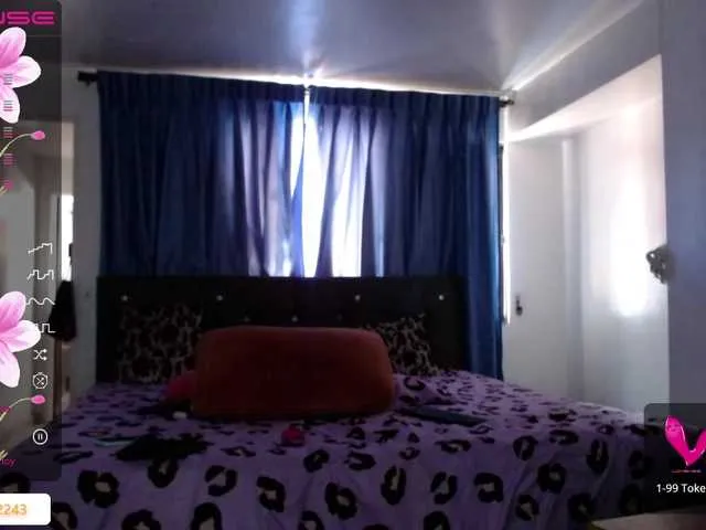 Live sex webcam photo for grettajames #275480179