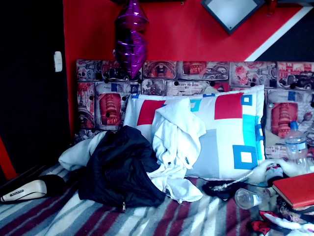 Live sex webcam photo for greysihot #273656560