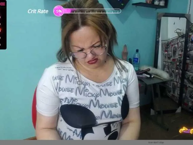 Live sex webcam photo for greysihot #275953818