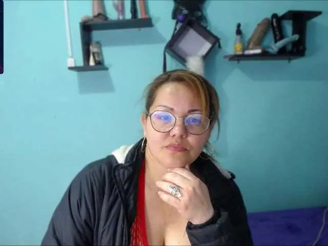 Live sex webcam photo for greysihot #276810763