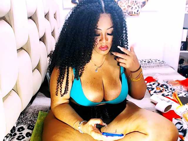 Live sex webcam photo for grianxxxhot #275876201