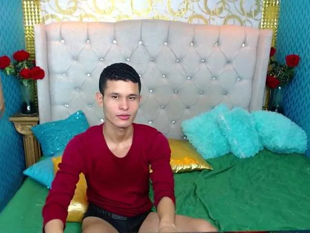 Live sex webcam photo for guysmuscle #275941218