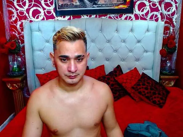 Live sex webcam photo for guysmuscle #278303546
