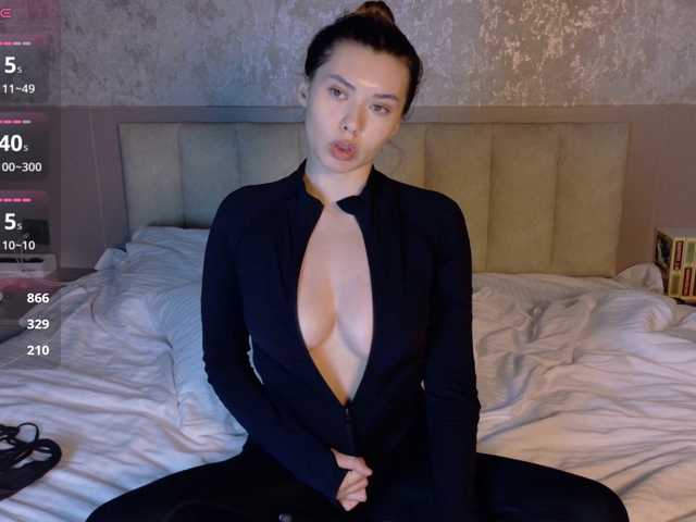 Live sex webcam photo for gwenonline #294321624