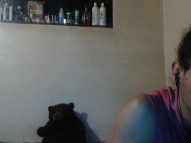 Live sex webcam photo for h23gin #272311297