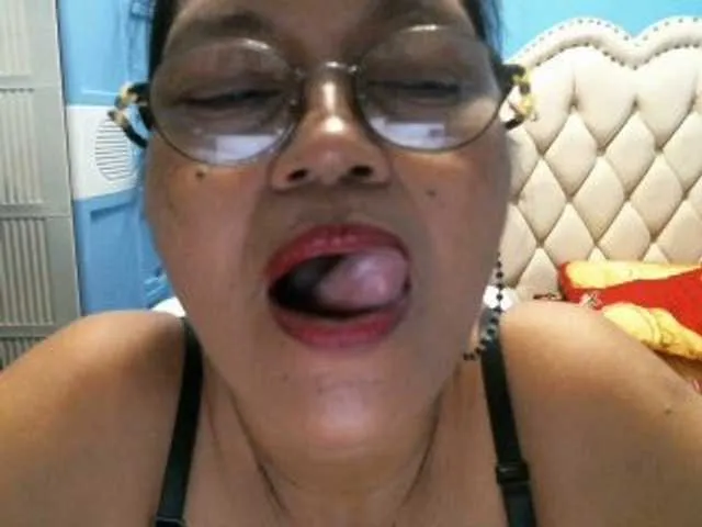 Live sex webcam photo for hOtGranny4u #275625439