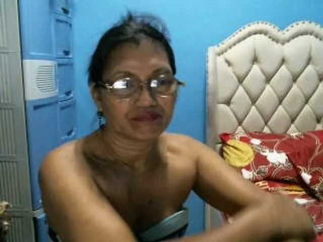 Live sex webcam photo for hOtGranny4u #277083802
