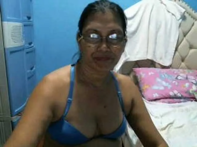 Live sex webcam photo for hOtGranny4u #277158068