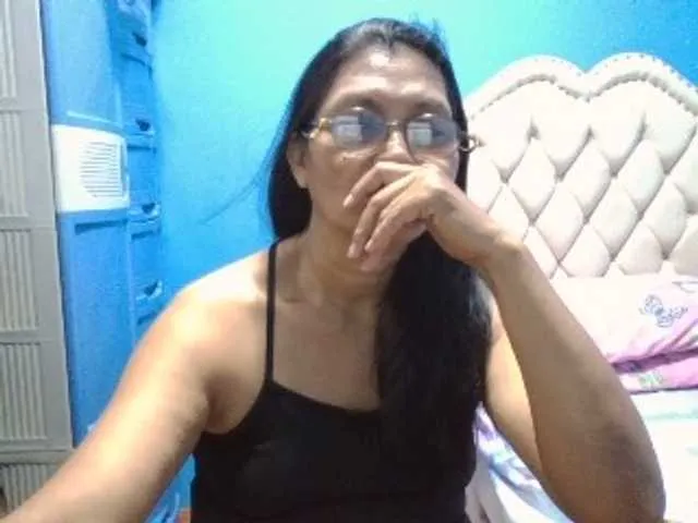 Live sex webcam photo for hOtGranny4u #277568758