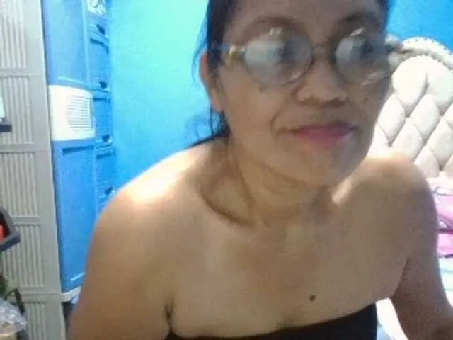 Live sex webcam photo for hOtGranny4u #277585462