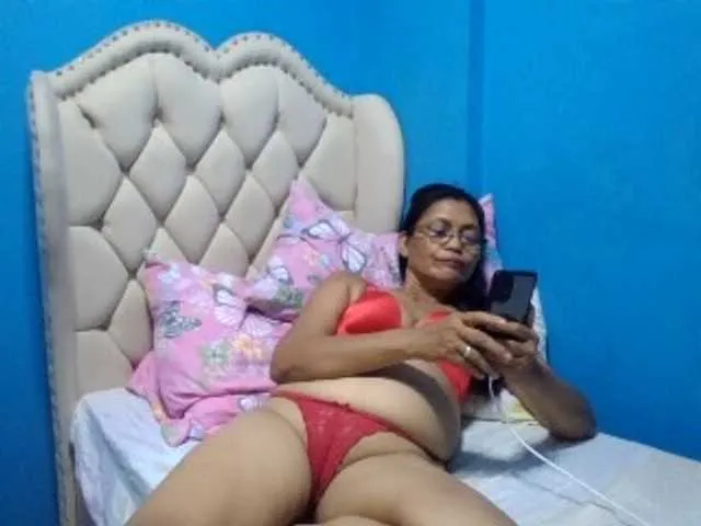 Live sex webcam photo for hOtGranny4u #278194571