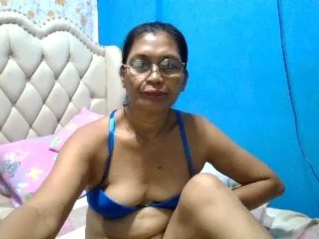 Live sex webcam photo for hOtGranny4u #289655874