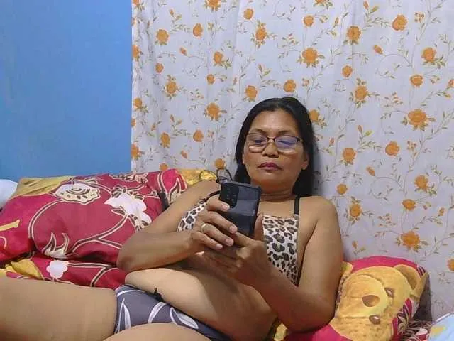 Live sex webcam photo for hOtGranny4u #290465657