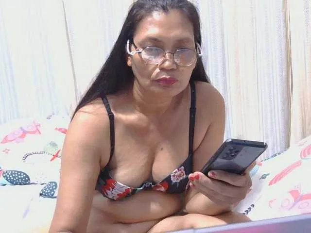 Live sex webcam photo for hOtGranny4u #290605673
