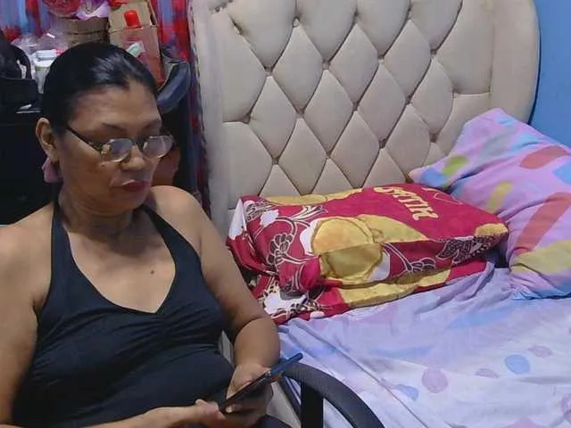 Live sex webcam photo for hOtGranny4u #292338000