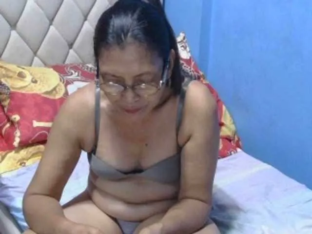 Live sex webcam photo for hOtGranny4u #293683984