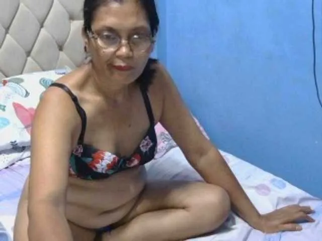 Live sex webcam photo for hOtGranny4u #293745550