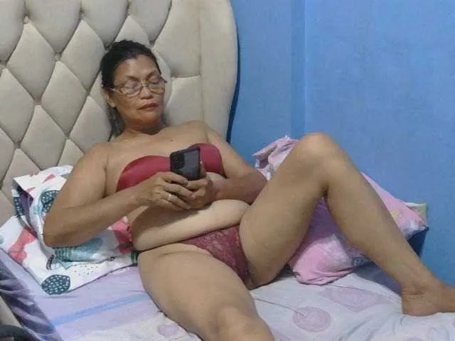 Live sex webcam photo for hOtGranny4u #293776414