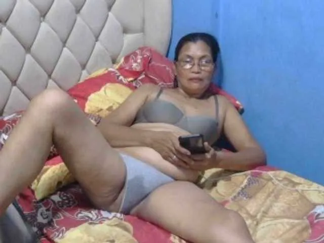 Live sex webcam photo for hOtGranny4u #294088794