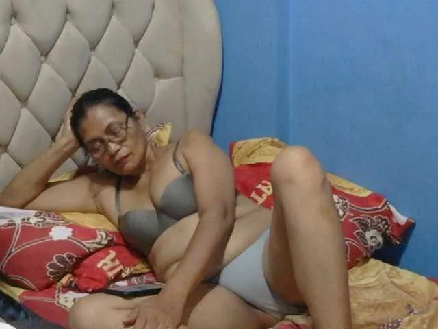 Live sex webcam photo for hOtGranny4u #294286309