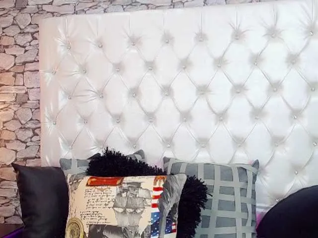 Live sex webcam photo for hadechanel #272726491
