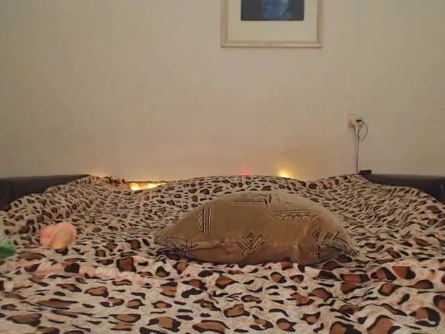 Live sex webcam photo for halananei #272492118
