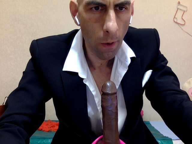 Live sex webcam photo for handsome-alfi #291759199