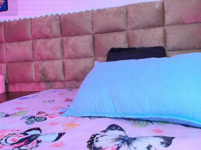 Live sex webcam photo for hanks-star #291700381
