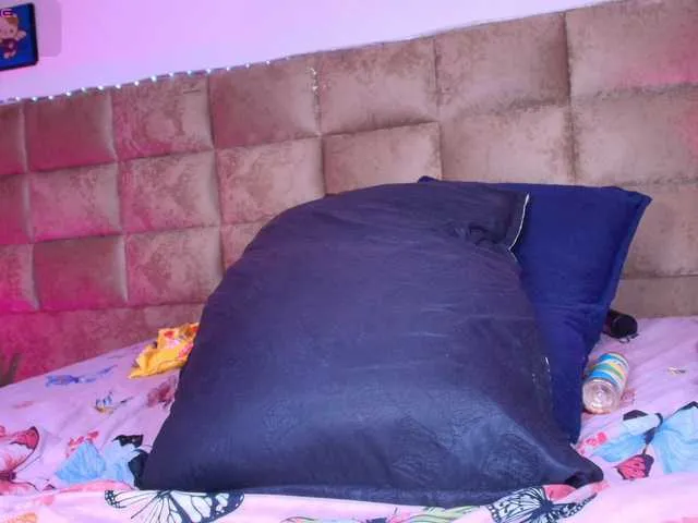Live sex webcam photo for hanks-star #291760743
