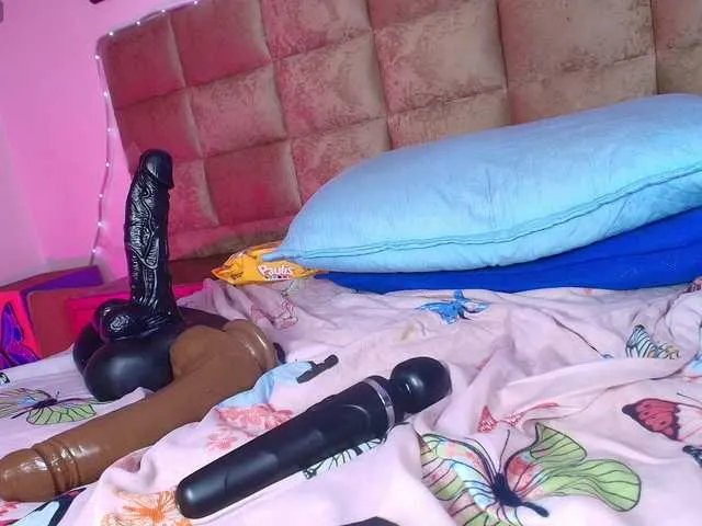 Live sex webcam photo for hanks-star #291873996