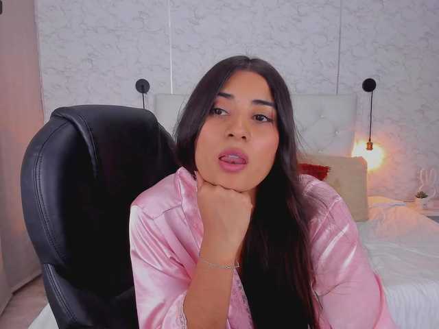 Live sex webcam photo for hanna-milano #275750917