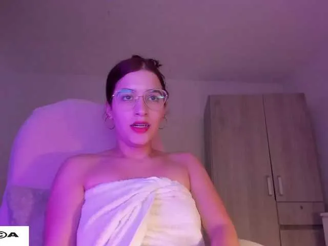 Live sex webcam photo for hanna211 #276834682