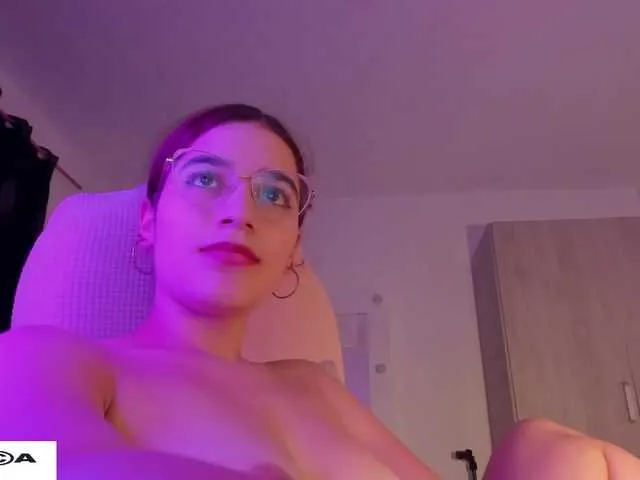 Live sex webcam photo for hanna211 #277237807