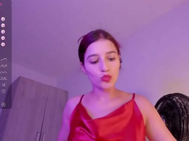 Live sex webcam photo for hanna211 #277353533