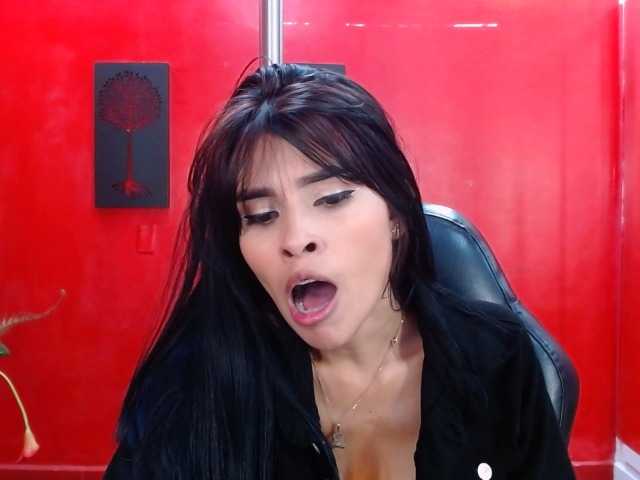 Live sex webcam photo for hannah-foster #277643933