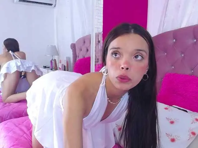 Live sex webcam photo for hannahill69 #288031724