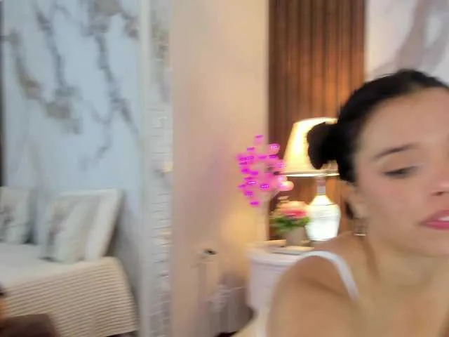 Live sex webcam photo for hannahill69 #290464238