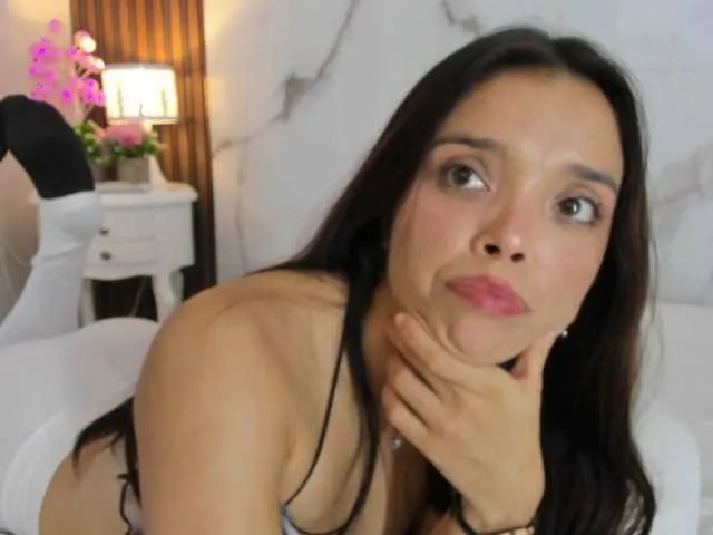 Live sex webcam photo for hannahill69 #290859755