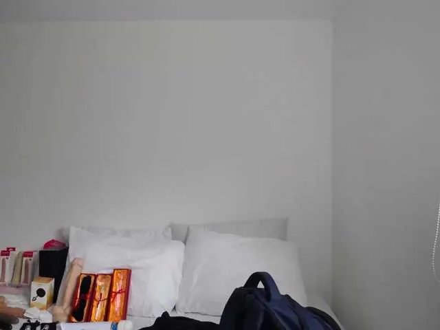 Live sex webcam photo for hannahot-1 #276384858