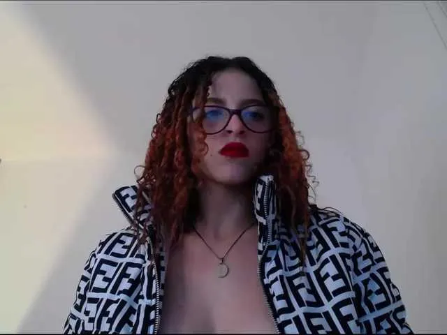 Live sex webcam photo for hannahot-1 #276527986
