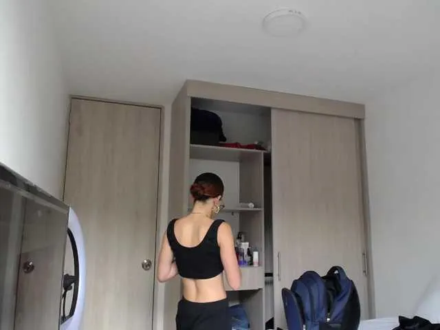 Live sex webcam photo for hannahot-1 #276817973