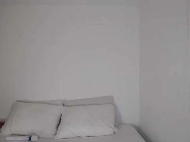 Live sex webcam photo for hannahot-1 #276846920