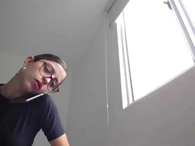 Live sex webcam photo for hannahot-1 #276922426