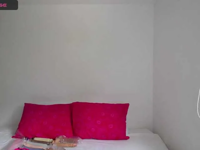 Live sex webcam photo for hannahot-1 #277979903